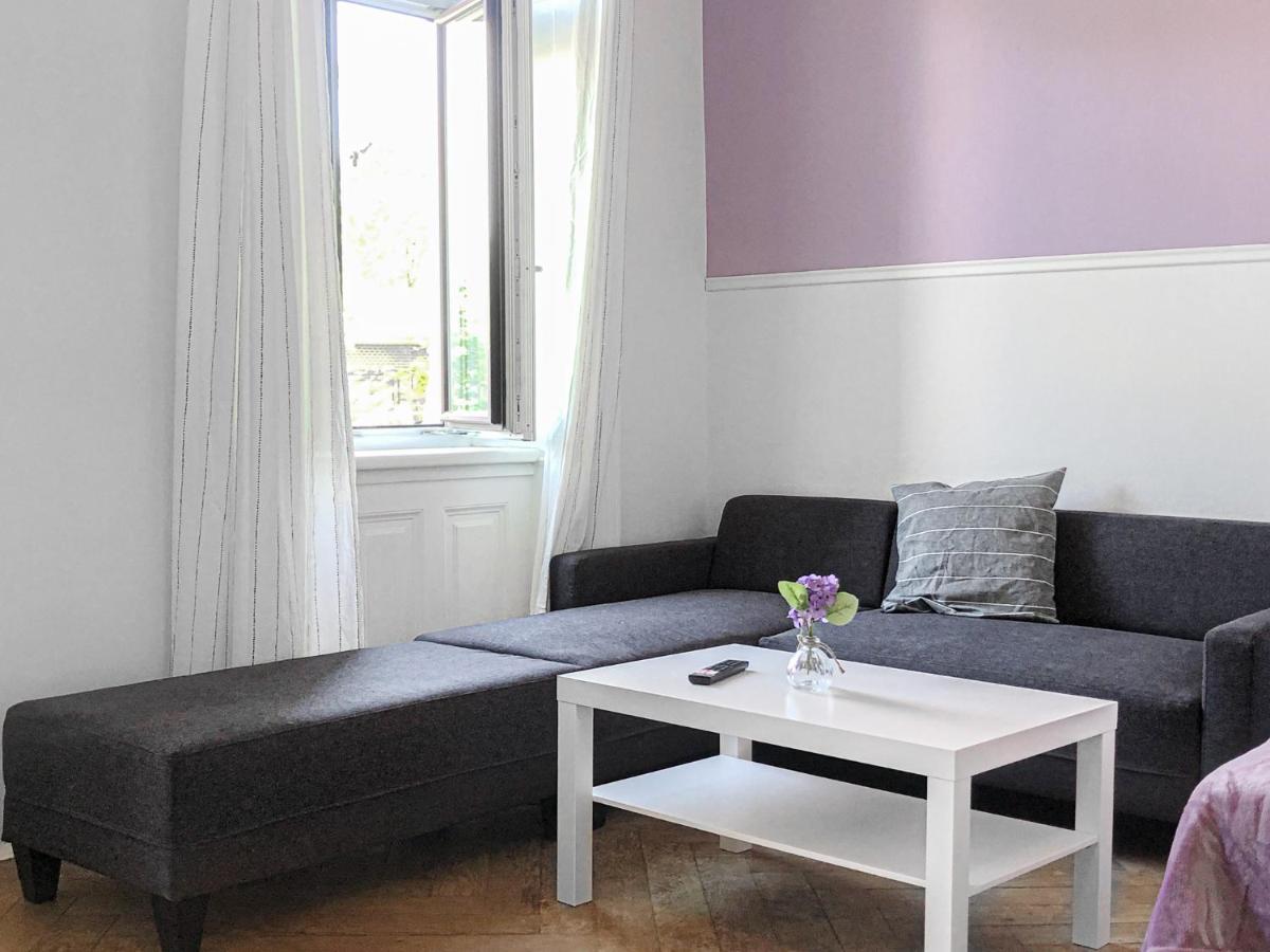 Commodious 2Br Apt. Near Akh-Perfect For Groups Wina Bagian luar foto
