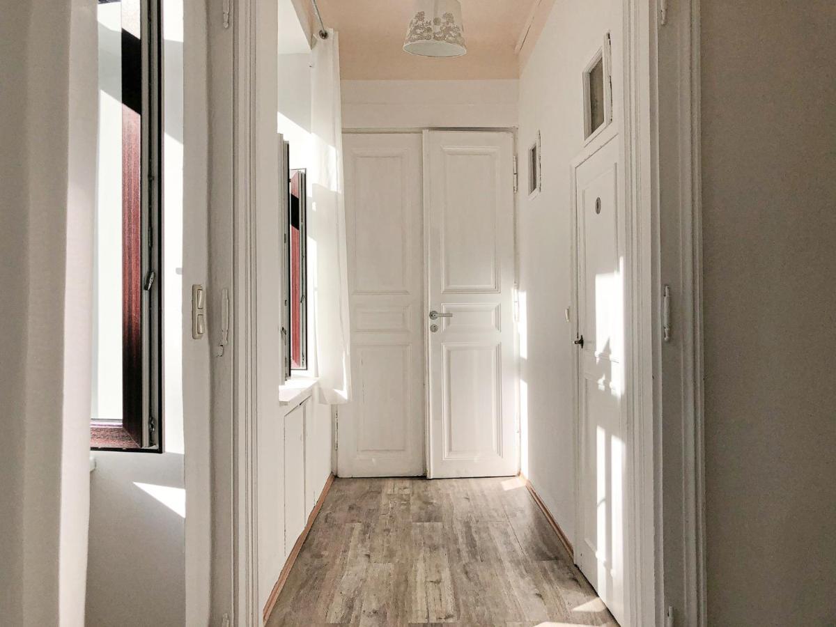 Commodious 2Br Apt. Near Akh-Perfect For Groups Wina Bagian luar foto